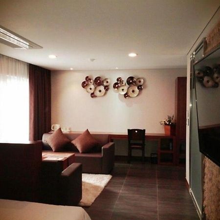 Reve Business Hotel Jeju Eksteriør billede