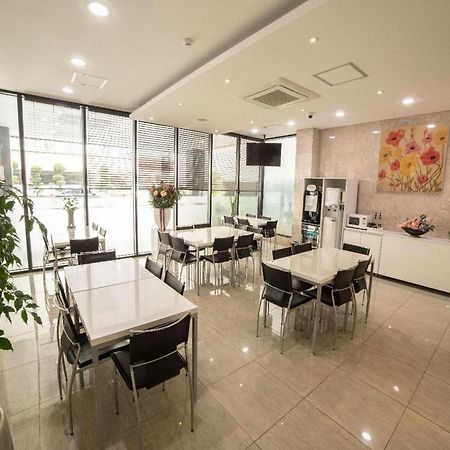 Reve Business Hotel Jeju Eksteriør billede