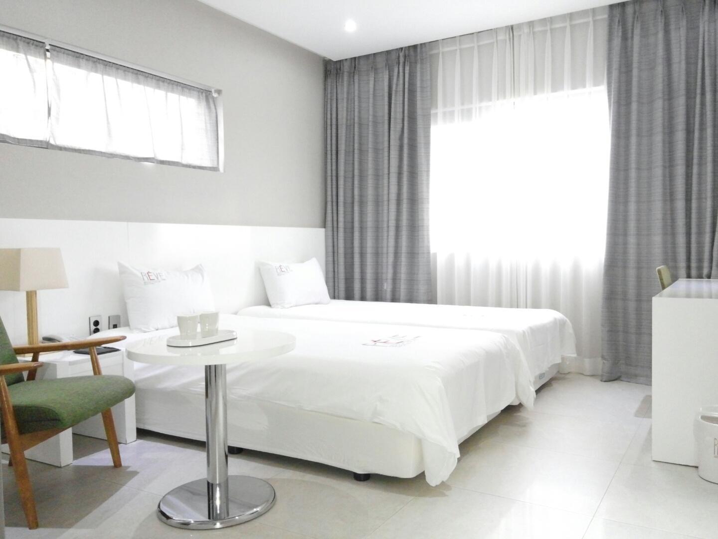Reve Business Hotel Jeju Eksteriør billede