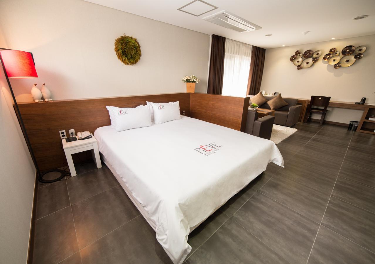 Reve Business Hotel Jeju Eksteriør billede
