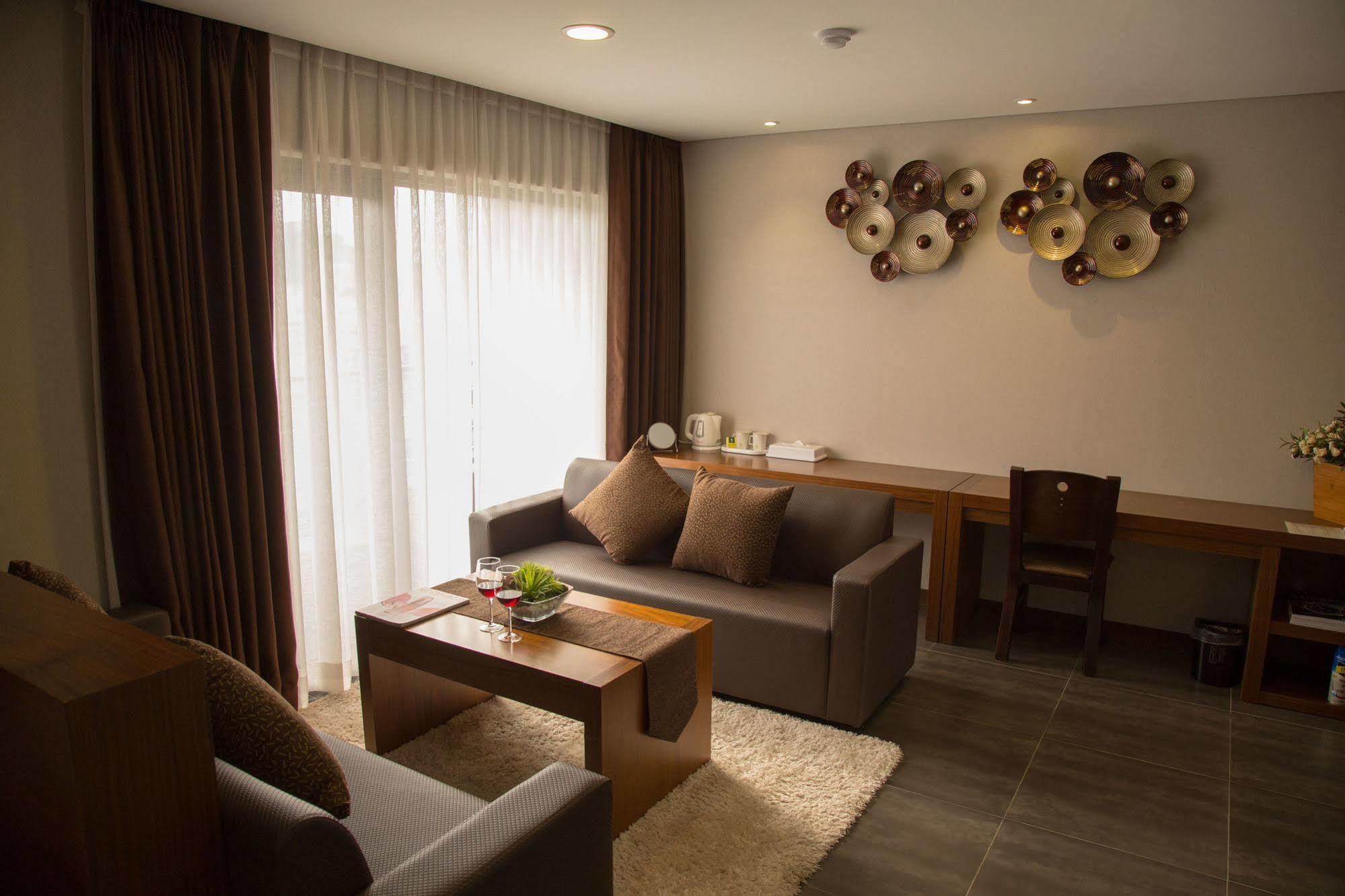 Reve Business Hotel Jeju Eksteriør billede