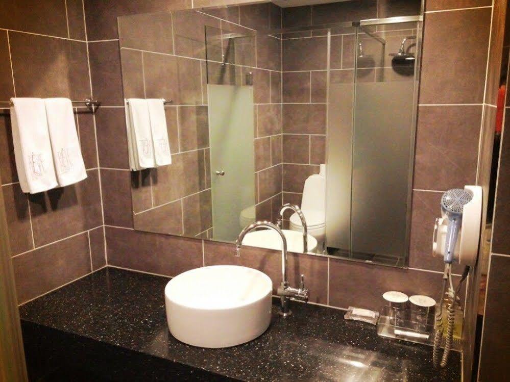 Reve Business Hotel Jeju Eksteriør billede