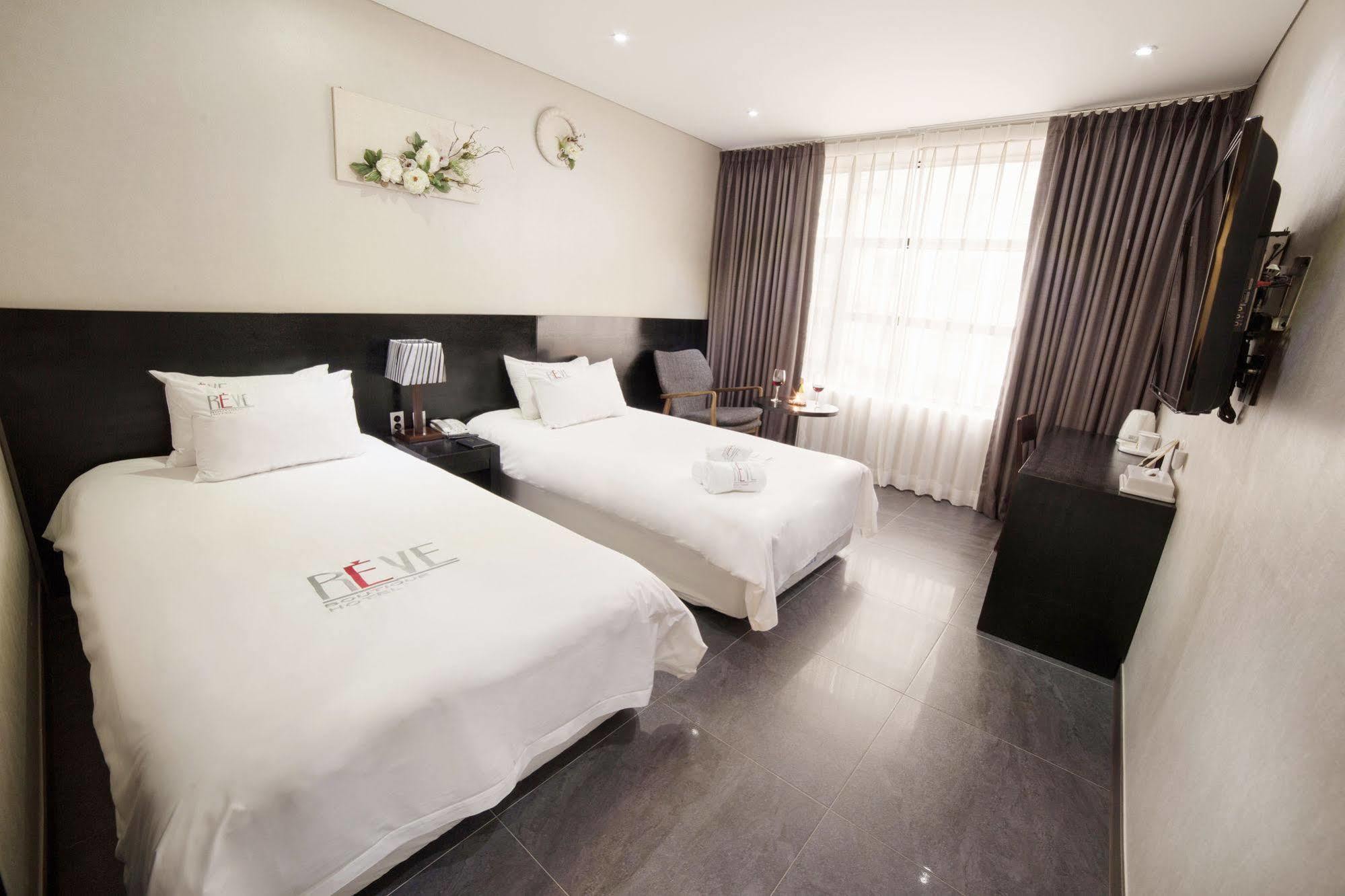 Reve Business Hotel Jeju Eksteriør billede