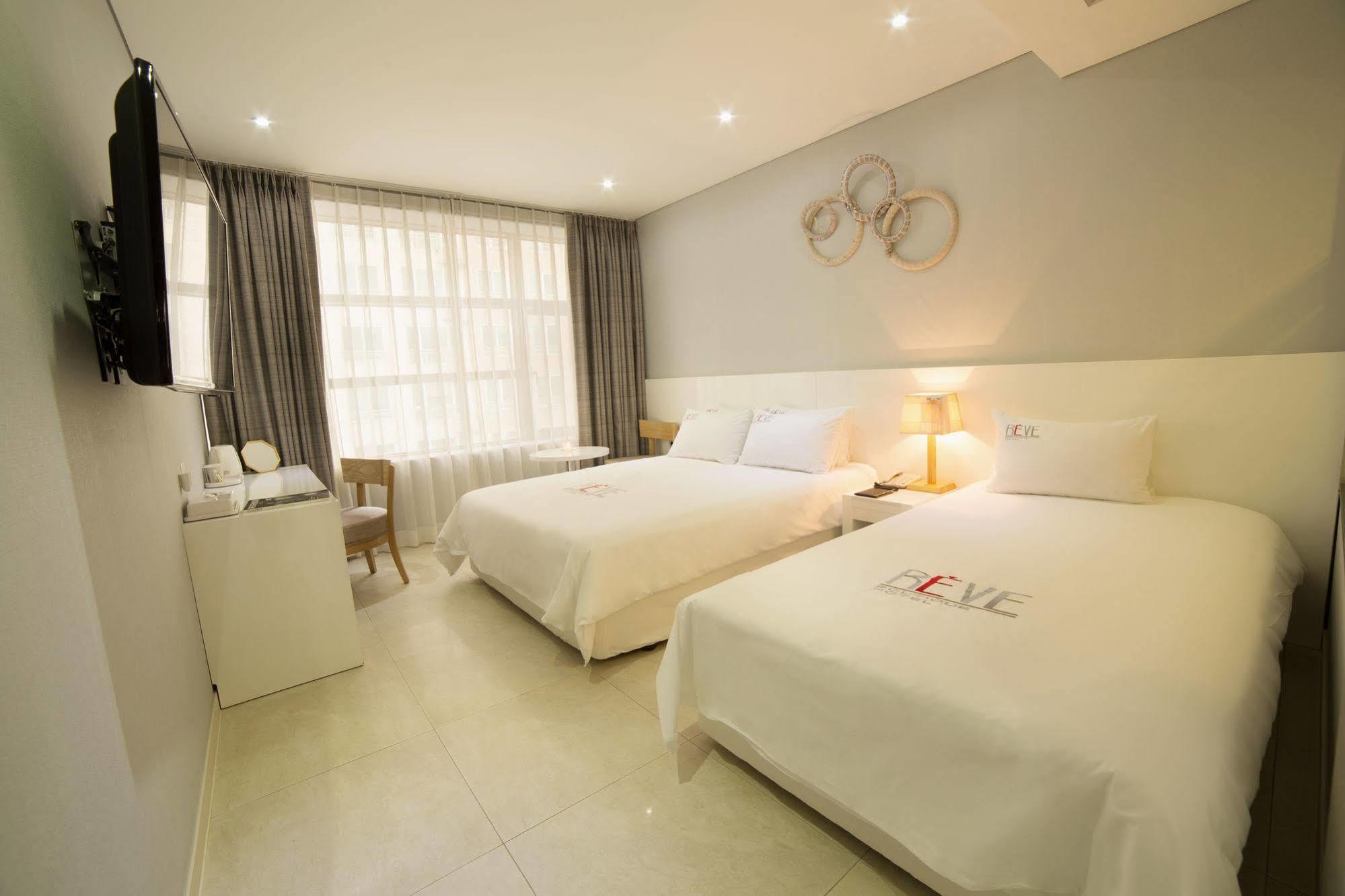 Reve Business Hotel Jeju Eksteriør billede