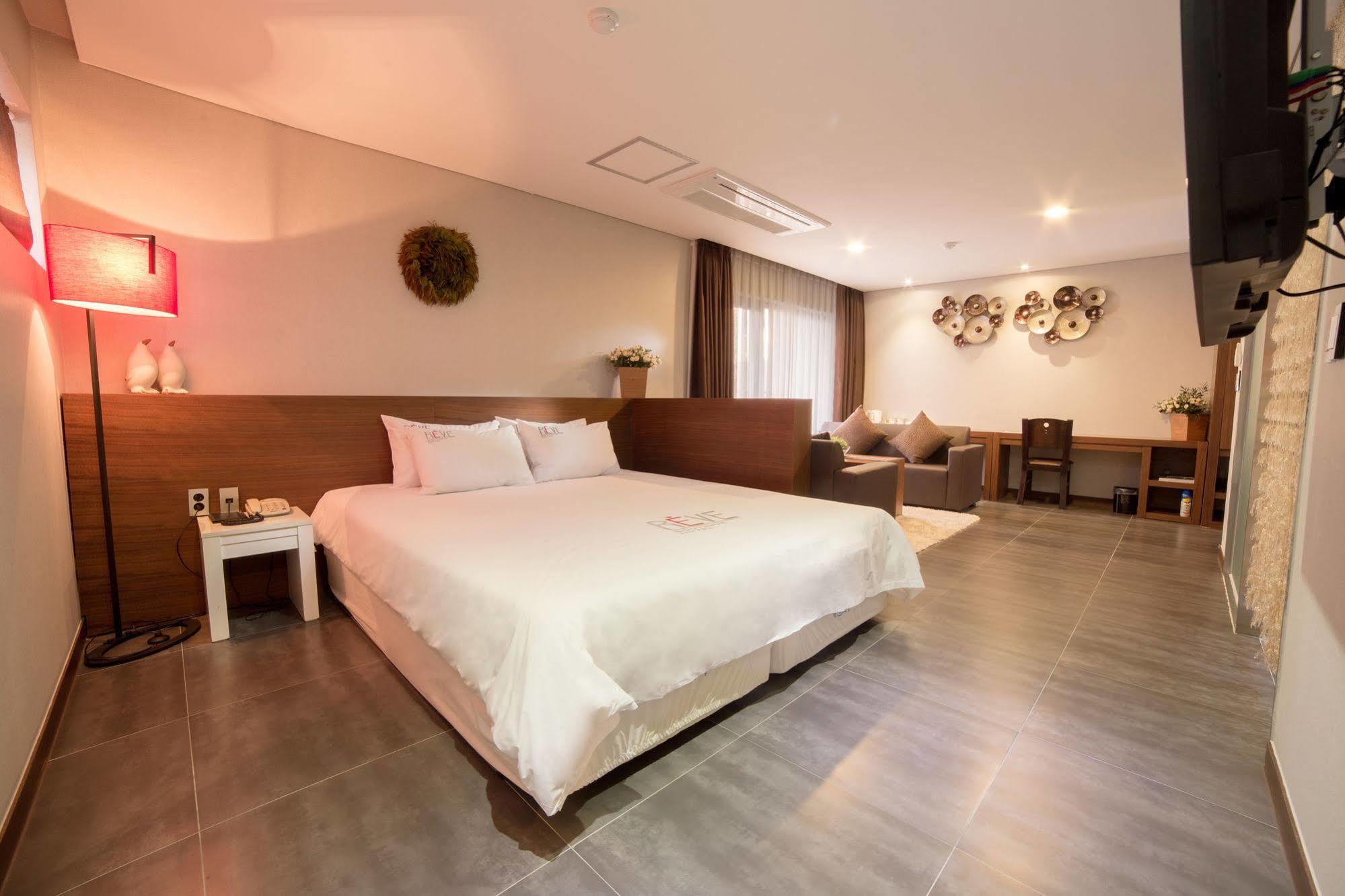 Reve Business Hotel Jeju Eksteriør billede