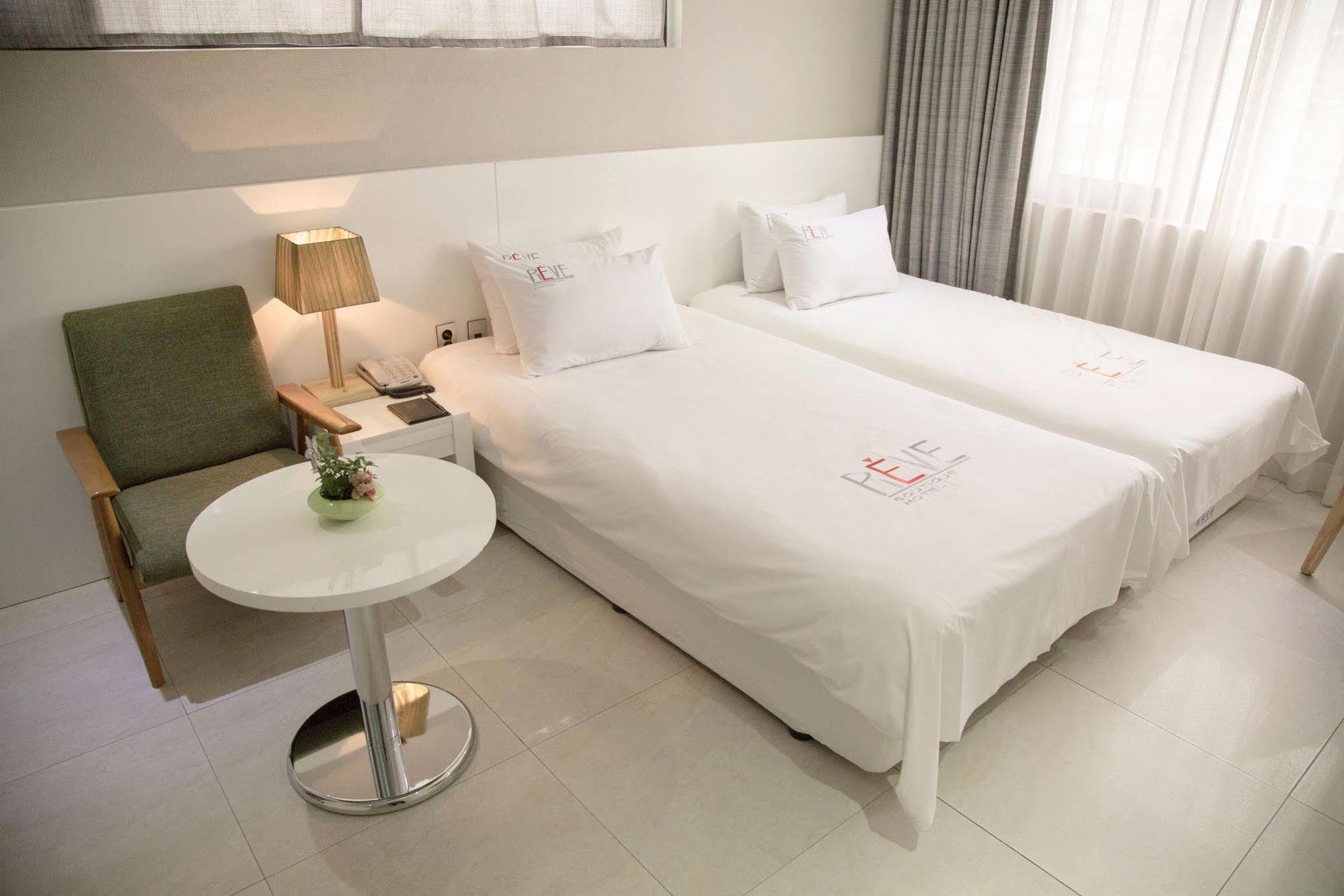 Reve Business Hotel Jeju Eksteriør billede