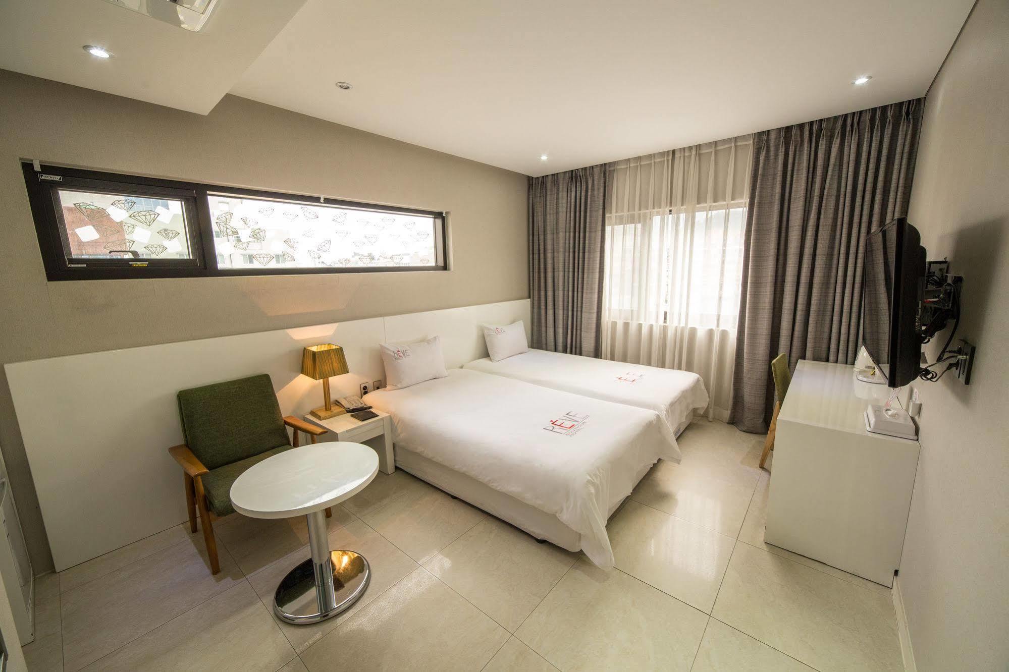 Reve Business Hotel Jeju Eksteriør billede